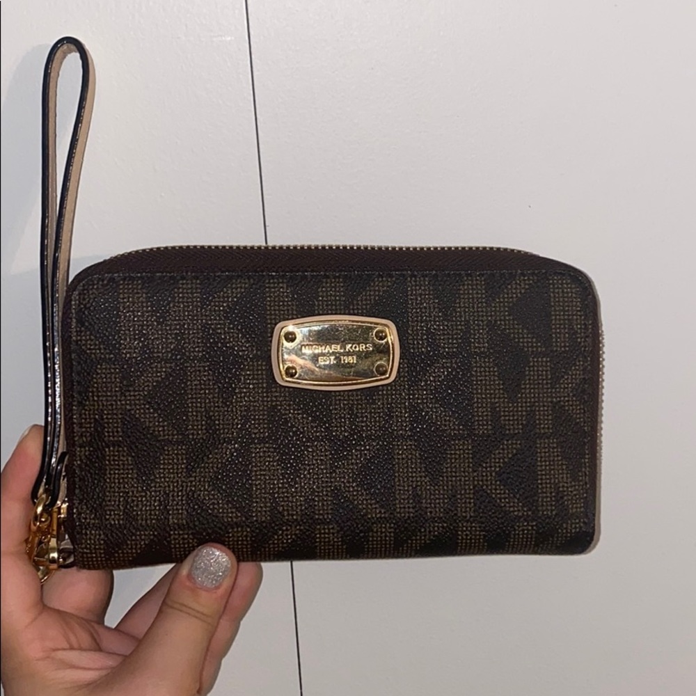 Michael Kors wristlet